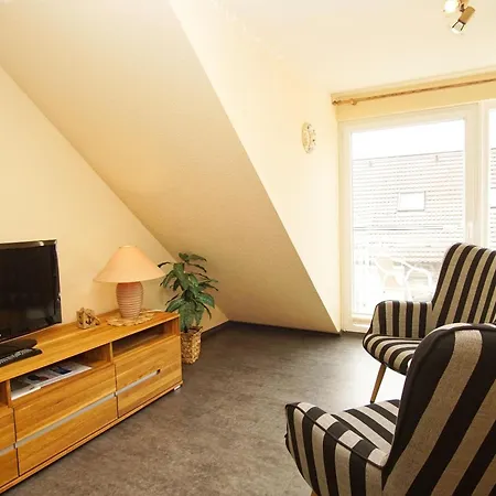 Nur 100 M Zum Strand, Schöne Mit Balkon - App Eldena 10 Apartment *